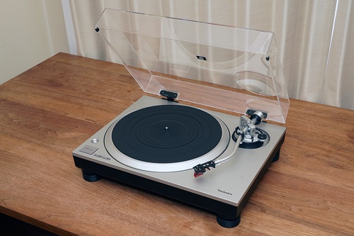 Проигрыватель винила Technics SL-1500CEG